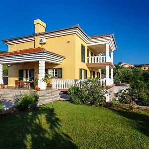 Couette-café Mirela, Vrbnik